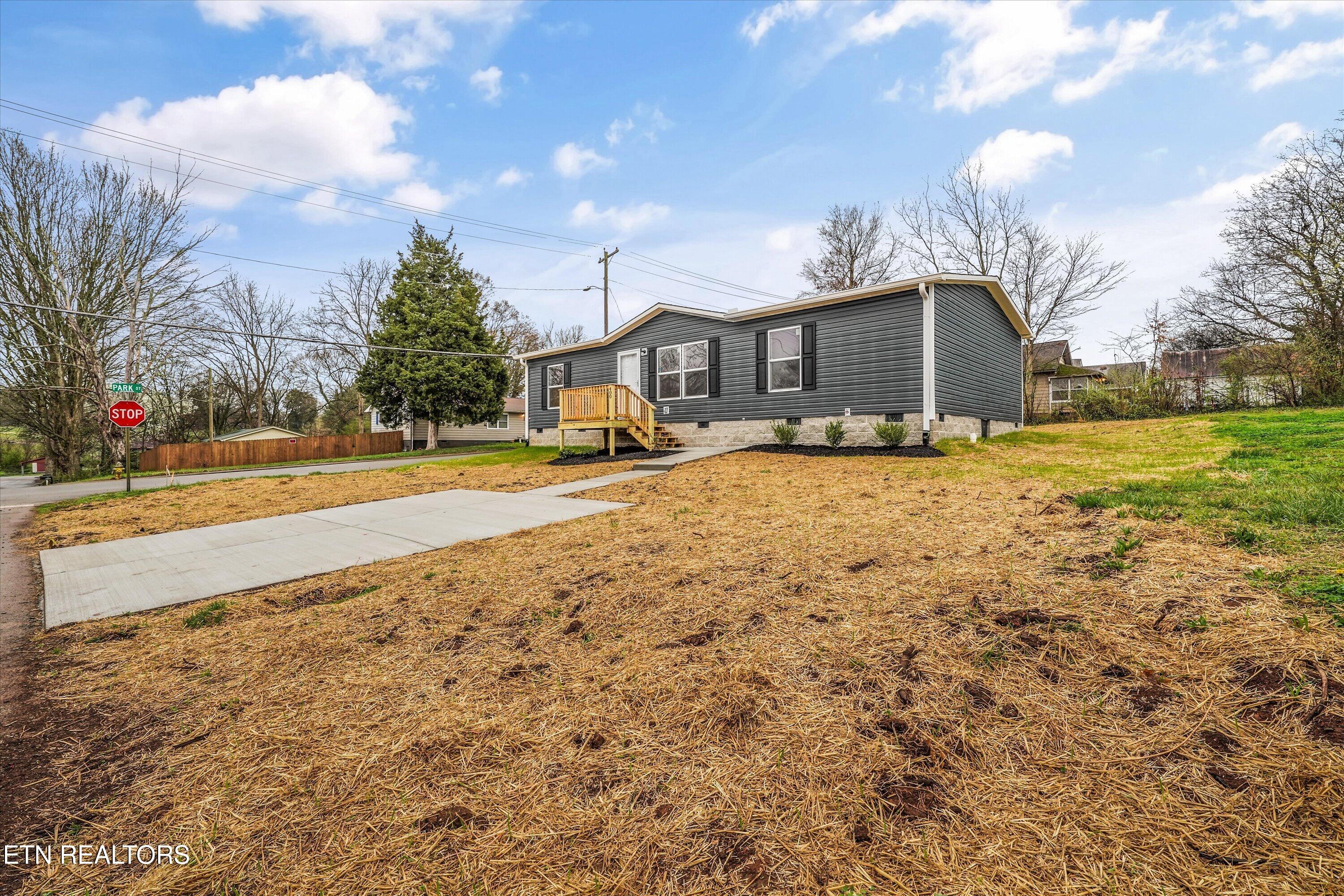 400 Park Street Athens, TN 37303 - Photo 2 of 36 04-400 Park St 36