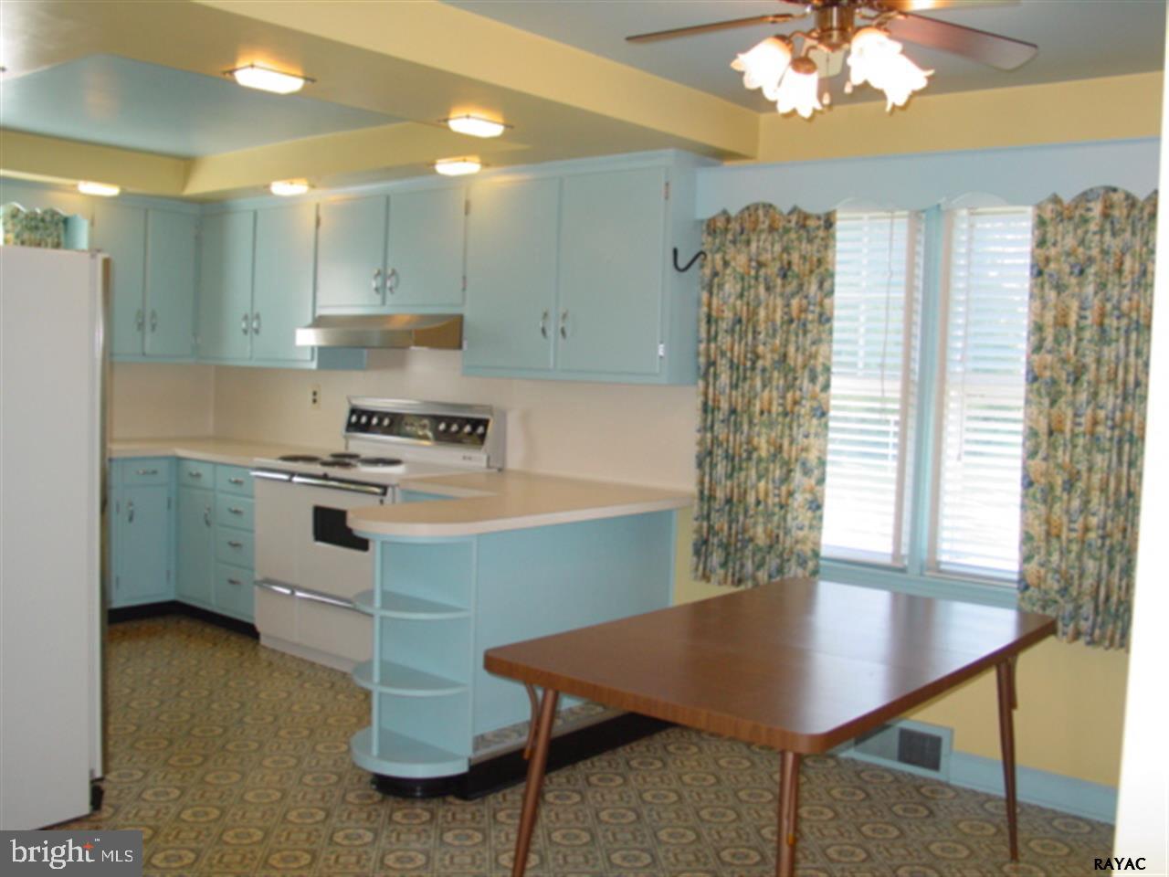 3250 Bull Road York, PA 17315 - Photo 7 of 36 Gallery Image 7