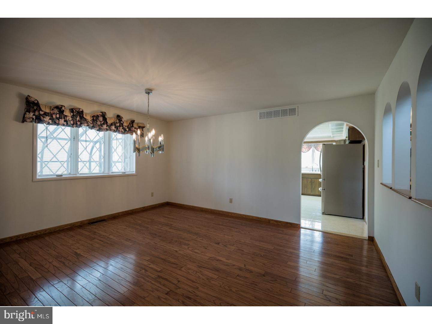 90 Patty Bowker Road Vincentown, NJ 08088 - Photo 5 of 25 Dining Room