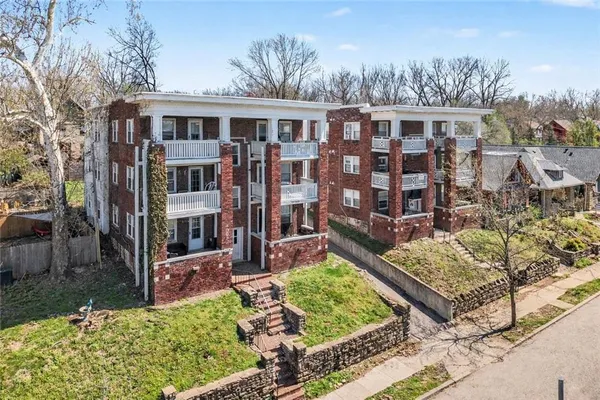 $1,350,000 | 4009-4015 Charlotte Street, Kansas City, MO 64110