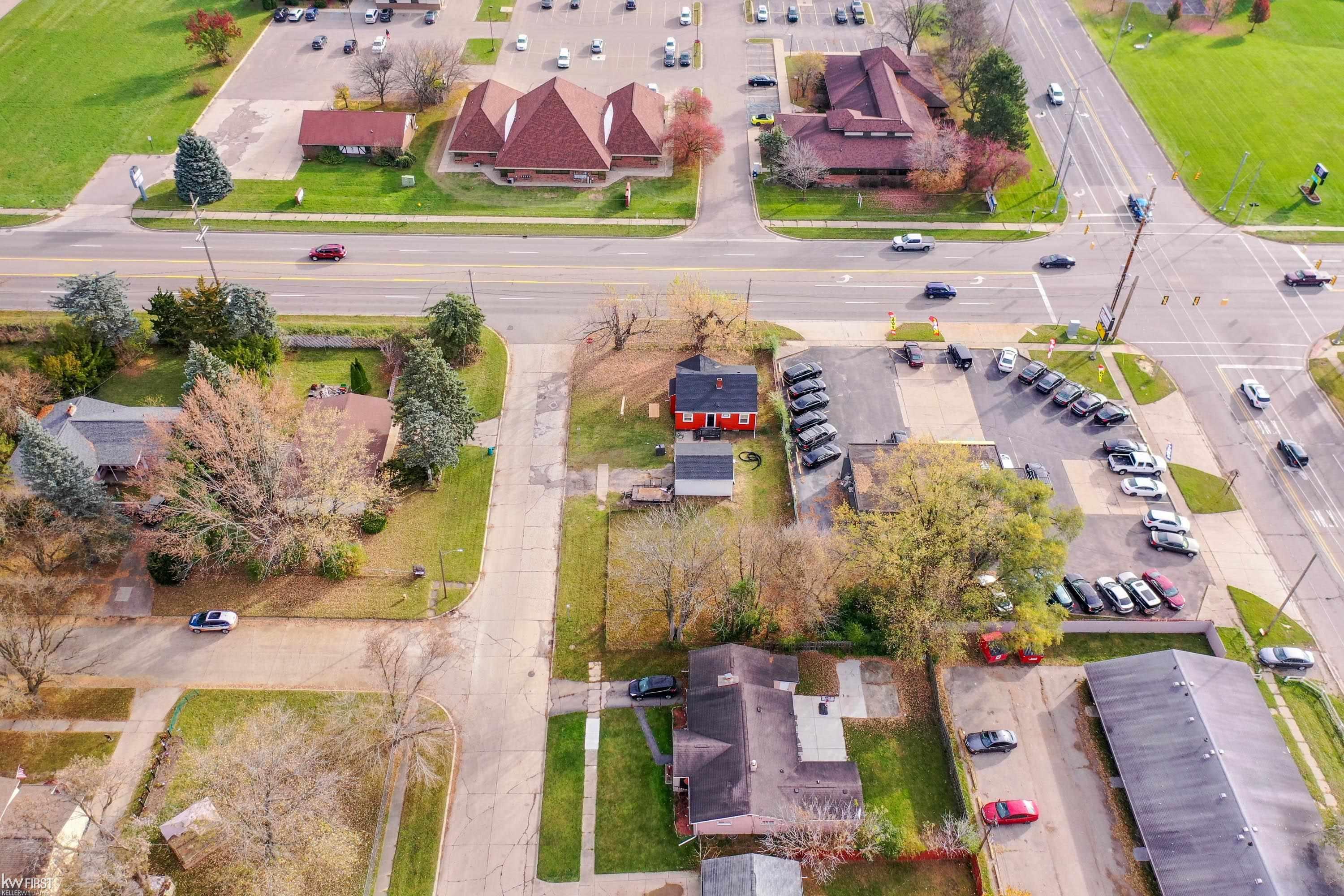 2040 South Center Road Flint, MI 48503 - Photo 34 of 35 50127231-33.JPG