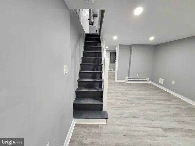 a view of entryway and hall