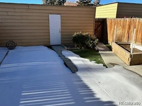 $2,400 | 1253 South Troy Street, Aurora, CO 80012