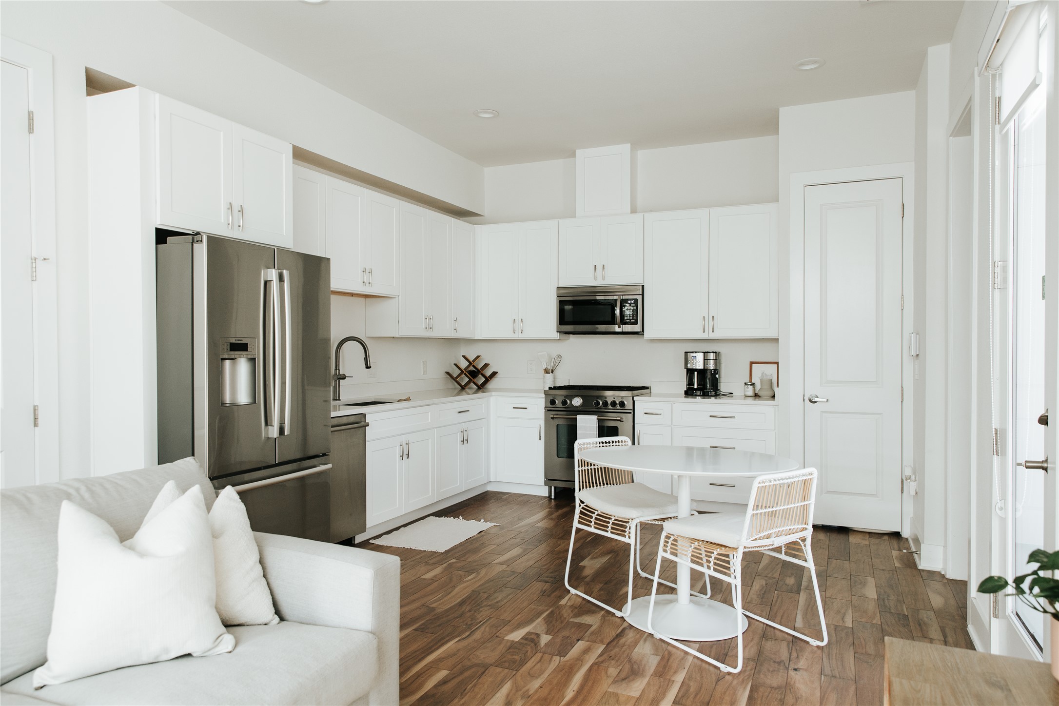 1128 Walton Lane, Unit 2 Austin, TX 78721 - Photo 4 of 30