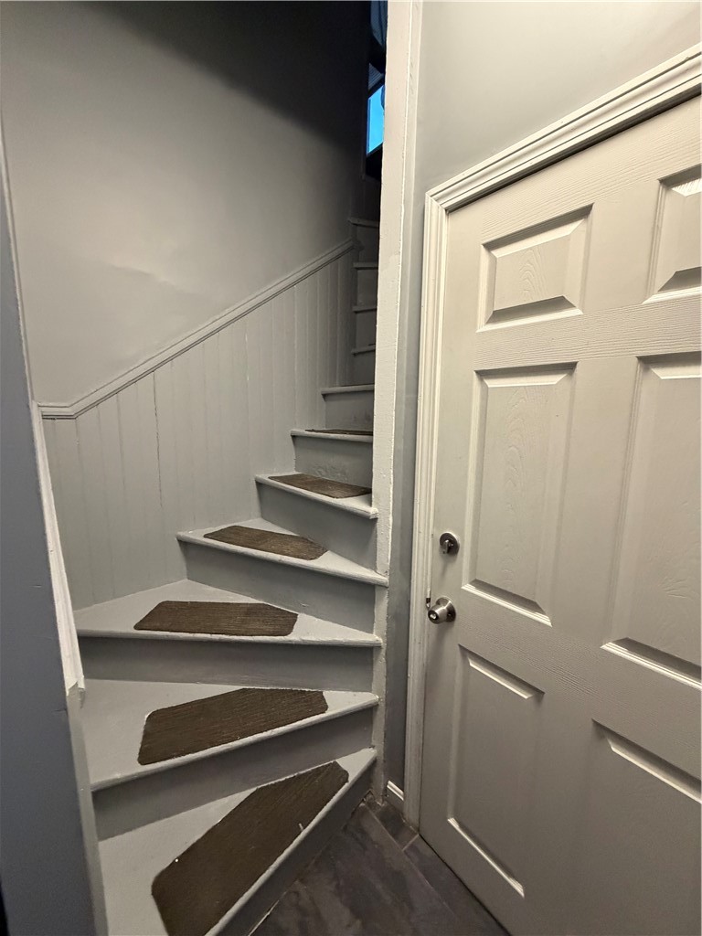 27 Robin Street Providence, RI 02908 - Photo 6 of 26