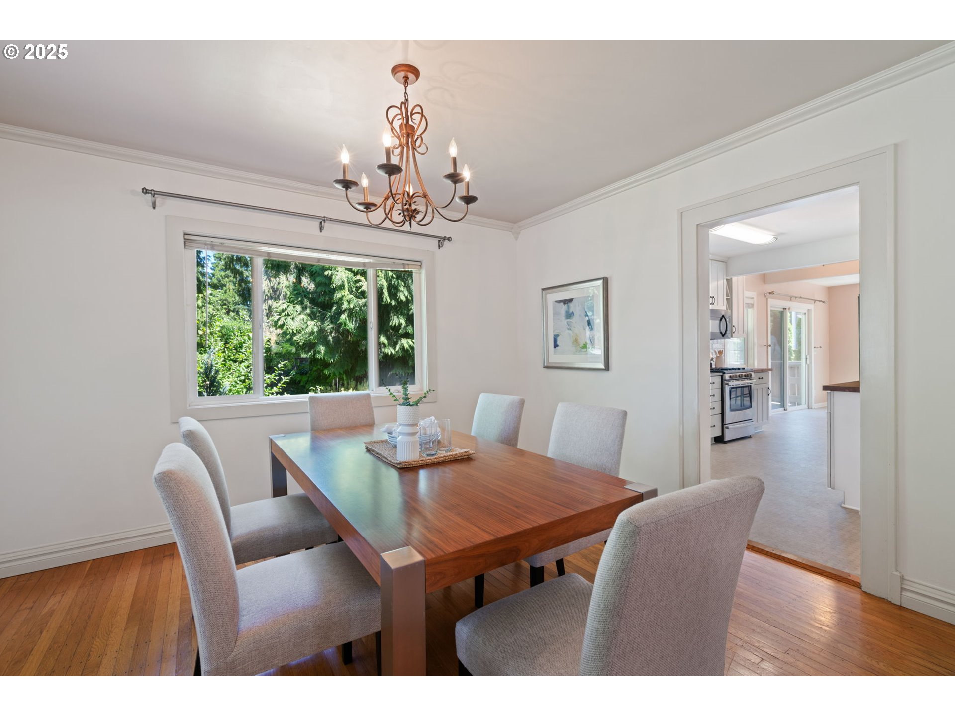 7510 Southwest Mapleleaf Street Portland, OR 97223 - Photo 12 of 48 Gallery Image 12