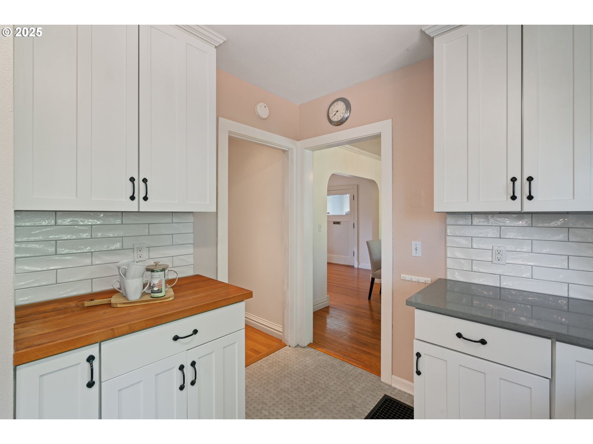 7510 Southwest Mapleleaf Street Portland, OR 97223 - Photo 16 of 48 Gallery Image 16