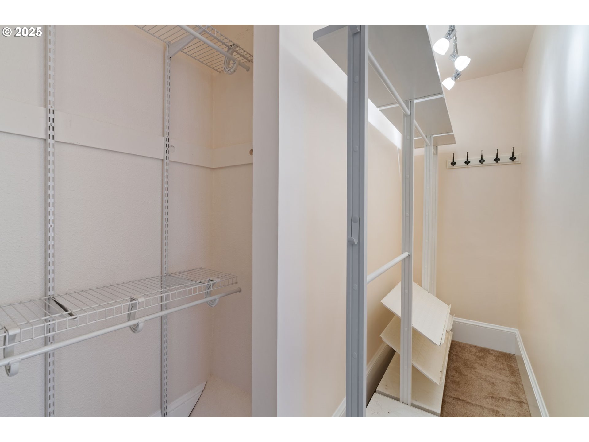 7510 Southwest Mapleleaf Street Portland, OR 97223 - Photo 23 of 48 Gallery Image 23