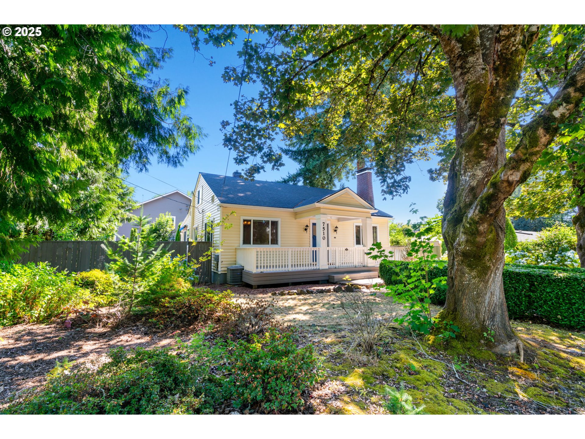 7510 Southwest Mapleleaf Street Portland, OR 97223 - Photo 3 of 48 Gallery Image 3