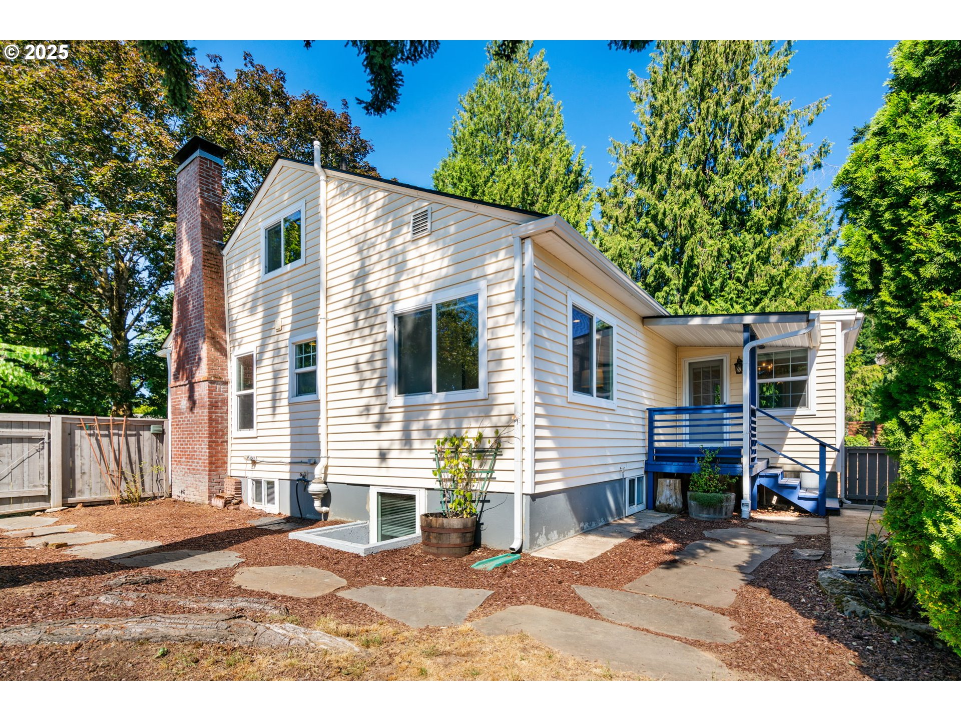 7510 Southwest Mapleleaf Street Portland, OR 97223 - Photo 43 of 48 Gallery Image 43