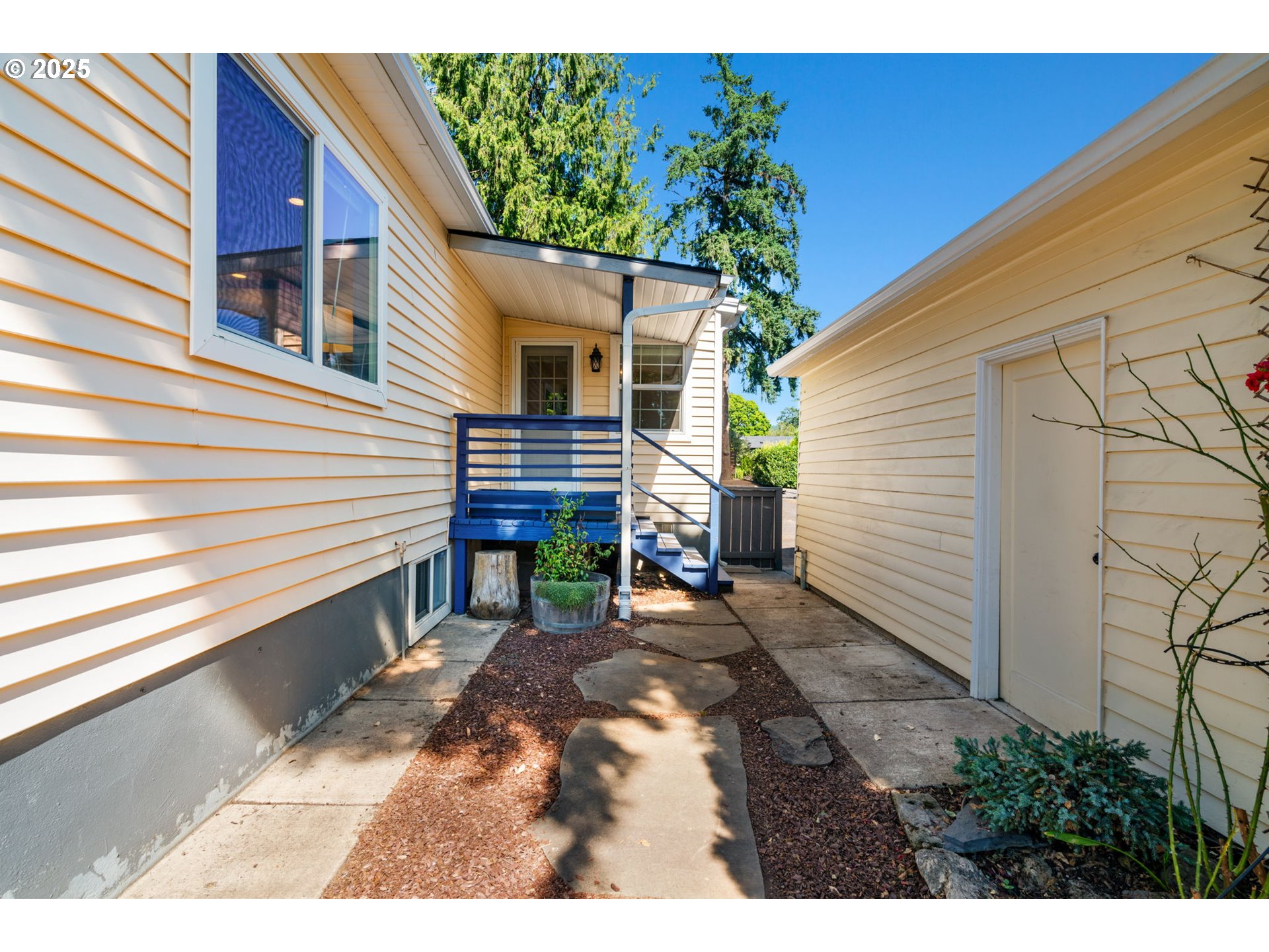 7510 Southwest Mapleleaf Street Portland, OR 97223 - Photo 44 of 48 Gallery Image 44