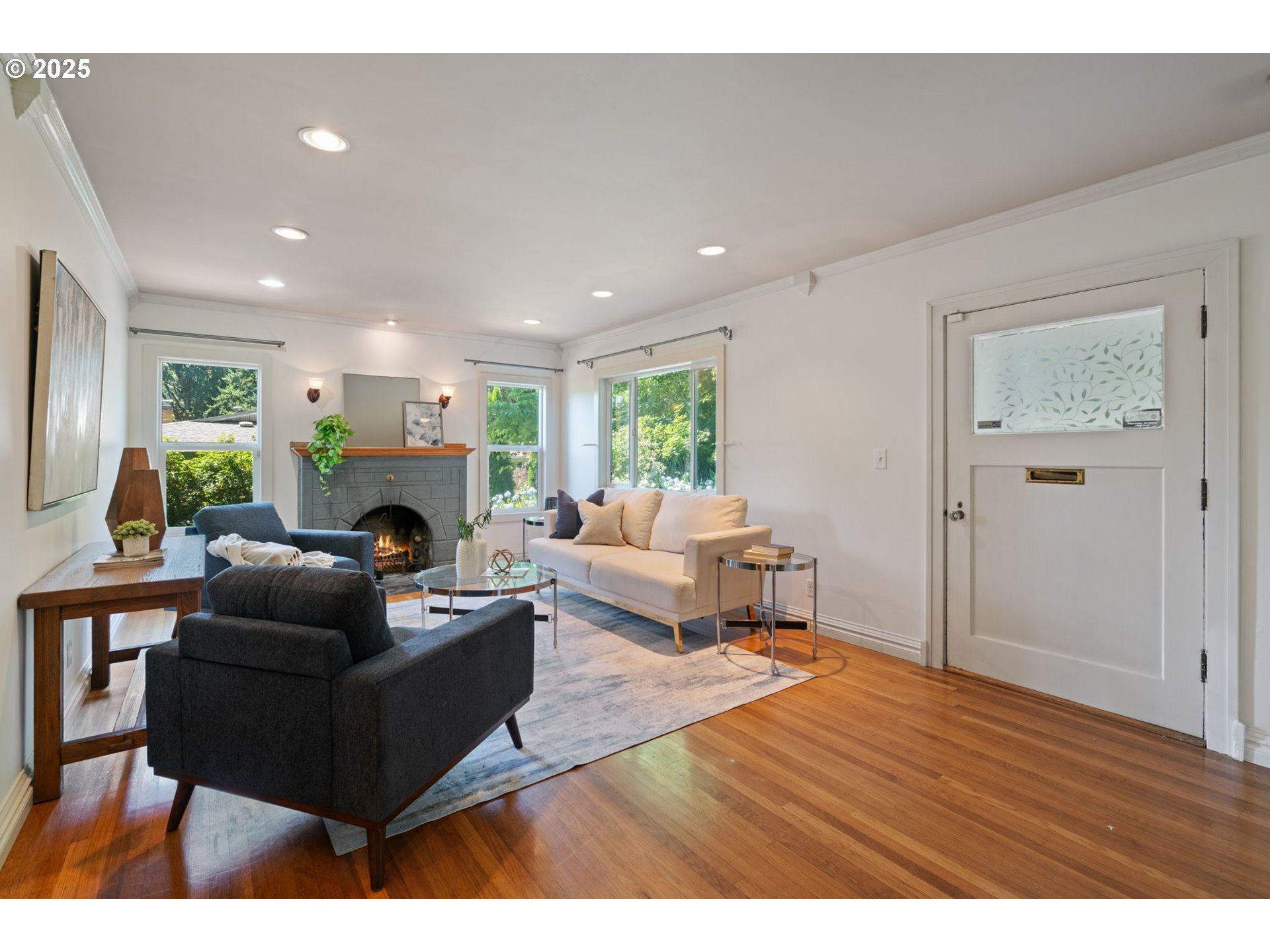 7510 Southwest Mapleleaf Street Portland, OR 97223 - Photo 8 of 48 Gallery Image 8