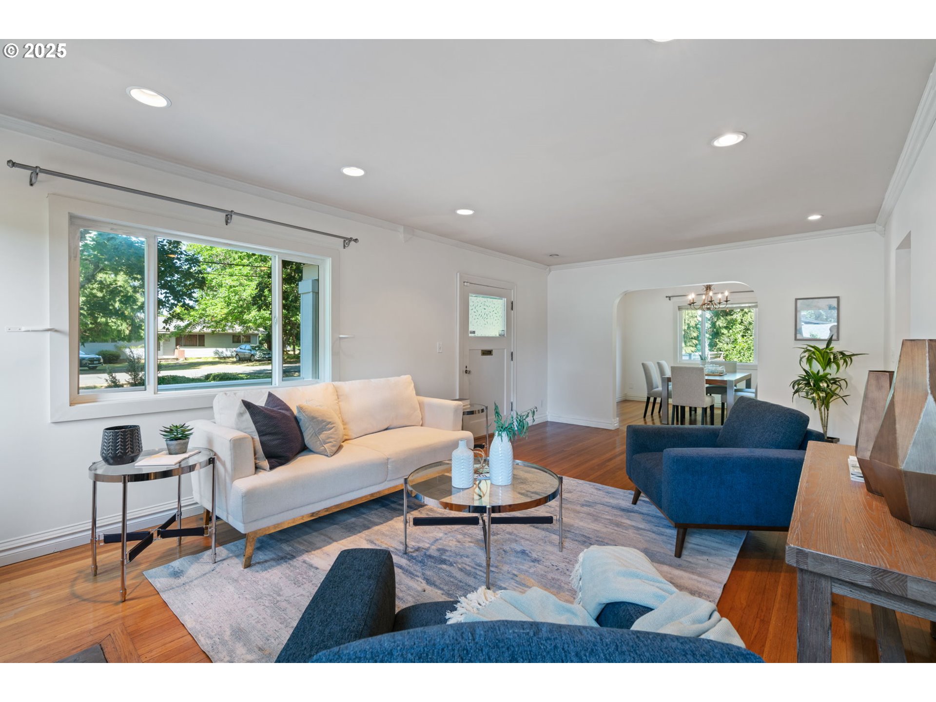 7510 Southwest Mapleleaf Street Portland, OR 97223 - Photo 9 of 48 Gallery Image 9