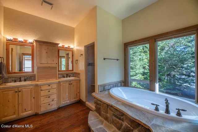 $1,095,000 | 131 Long Drive, Priest Lake, ID 83856