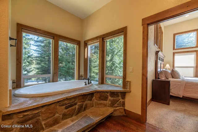 $1,095,000 | 131 Long Drive, Priest Lake, ID 83856