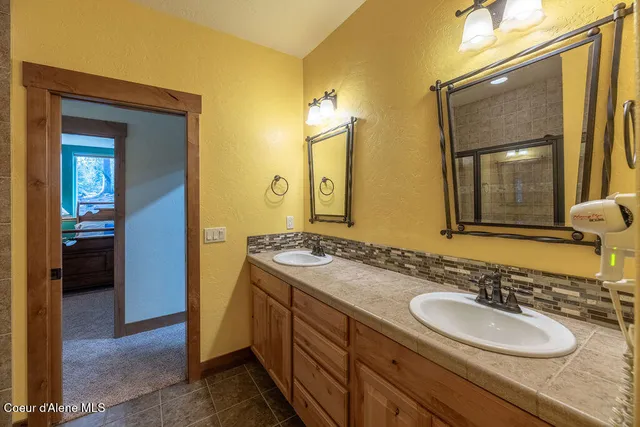 $1,095,000 | 131 Long Drive, Priest Lake, ID 83856