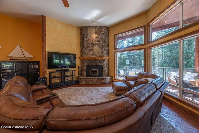 $1,095,000 | 131 Long Drive, Priest Lake, ID 83856