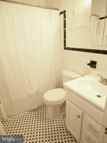8546 Manchester Road, Unit 18 Silver Spring, MD 20901 - Photo 3 of 20 Bath