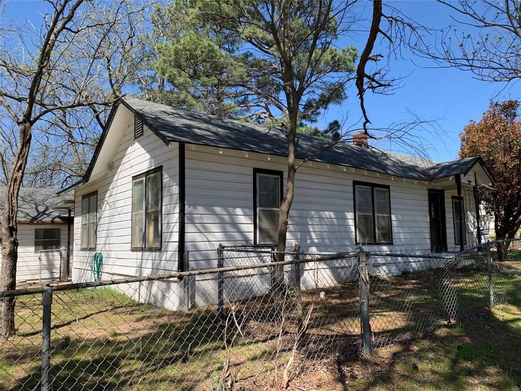630 East Acheson Street Denison, TX 75021 - Photo 2 of 3