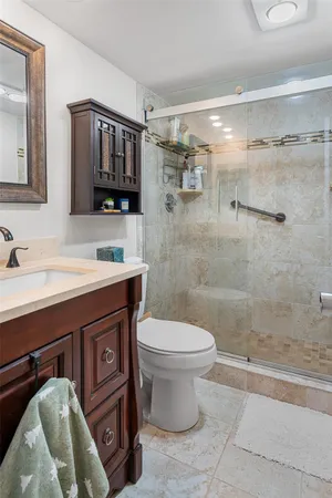 $2,799 | 3930 Oaks Clubhouse Drive, Unit 304, Pompano Beach, FL 33069