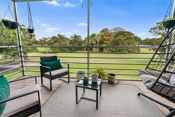 $2,799 | 3930 Oaks Clubhouse Drive, Unit 304, Pompano Beach, FL 33069