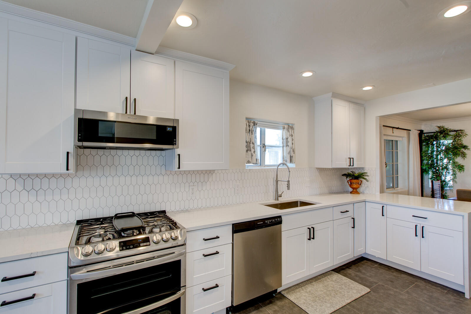 130 West Coronado Road Phoenix, AZ 85003 - Photo 12 of 35 Kitchen - Gas Range