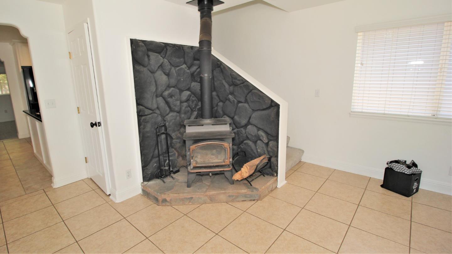 7321 Tustin Road Salinas, CA 93907 - Photo 6 of 37 Gallery Image 6