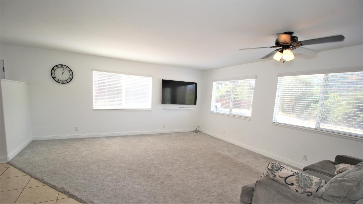 7321 Tustin Road Salinas, CA 93907 - Photo 8 of 37 Gallery Image 8