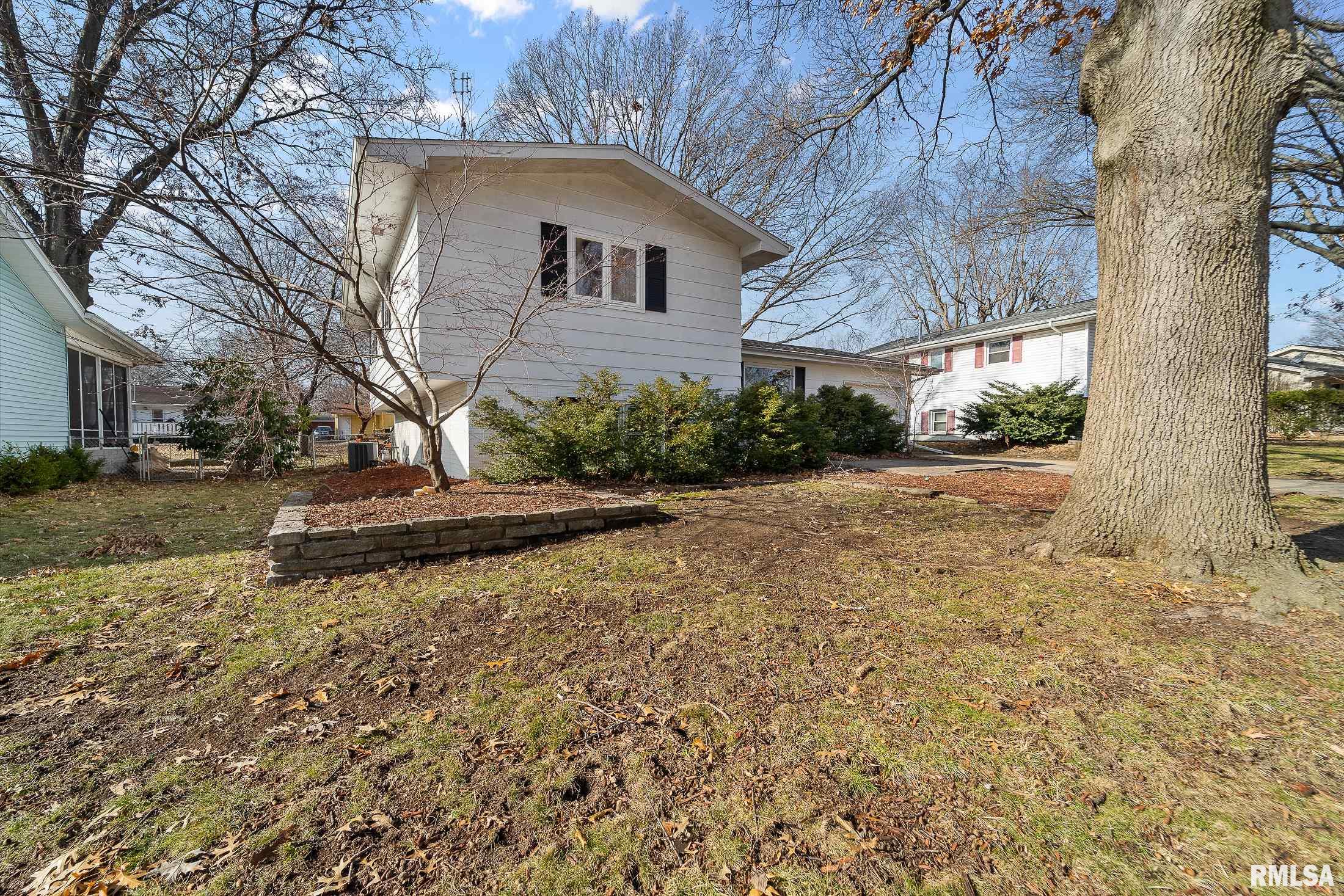213 Cartwright Drive Springfield, IL 62704 - Photo 3 of 30 Gallery Image 3