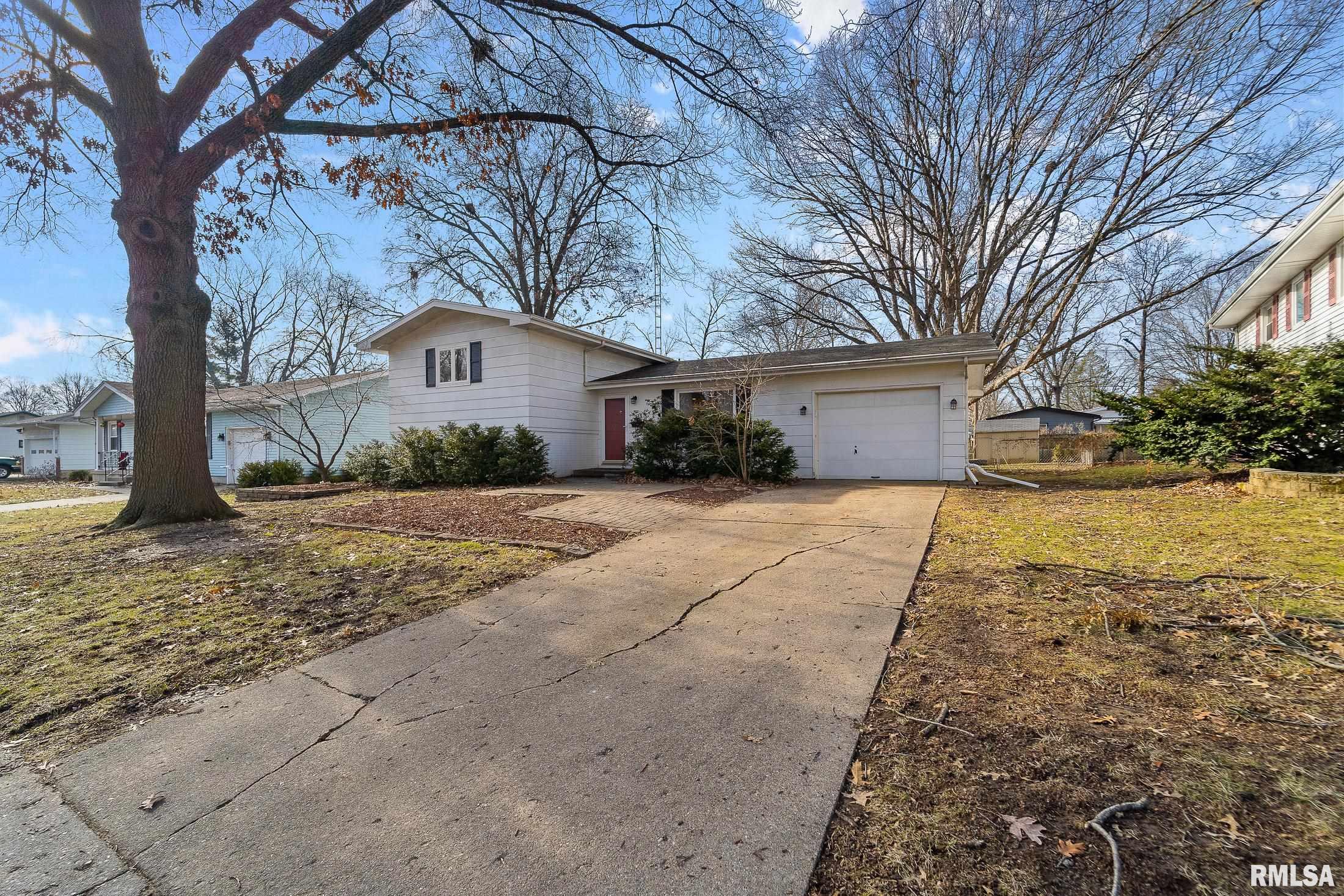 213 Cartwright Drive Springfield, IL 62704 - Photo 4 of 30 Gallery Image 4