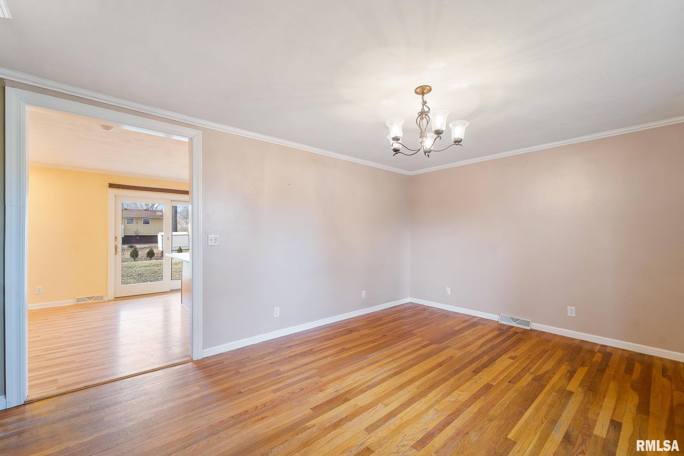 213 Cartwright Drive Springfield, IL 62704 - Photo 9 of 30 Gallery Image 9