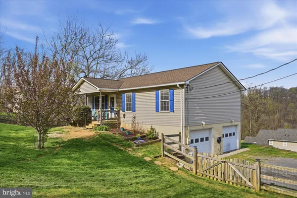 $375,000 | 163 Cliffside Road, Linden, VA 22642