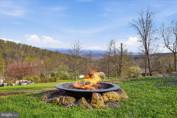 $375,000 | 163 Cliffside Road, Linden, VA 22642