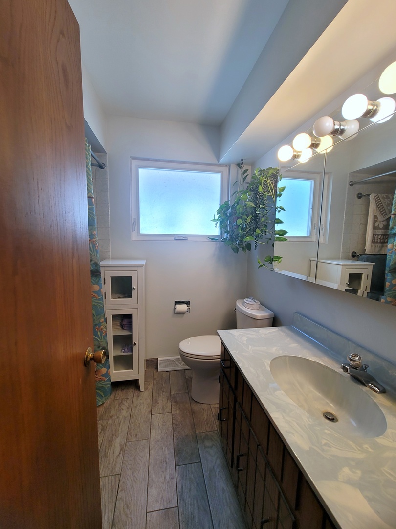 7043 40th Street Berwyn, IL 60402 - Photo 11 of 24