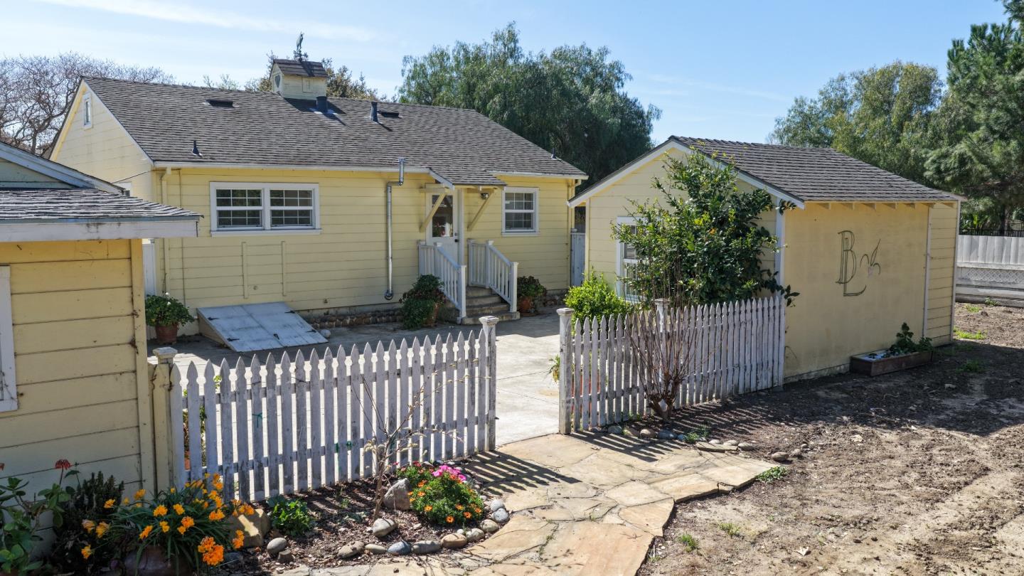 1320 Santa Ana Road Hollister, CA 95023 - Photo 17 of 41 Gallery Image 17