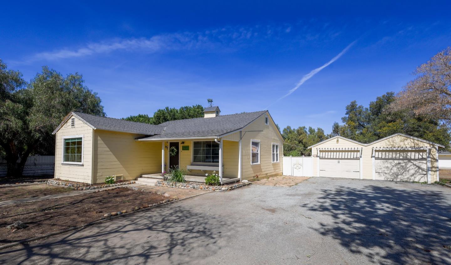 1320 Santa Ana Road Hollister, CA 95023 - Photo 2 of 41 Gallery Image 2