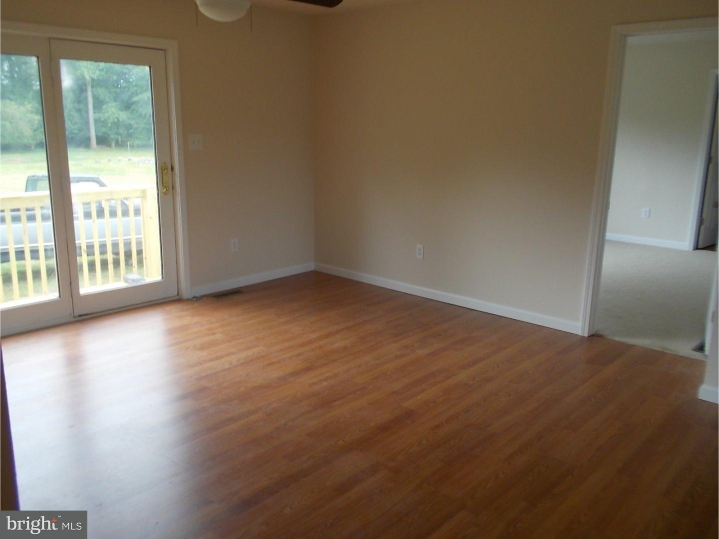 300 Jericho Road Bridgeton, NJ 08302 - Photo 6 of 11 Living Room