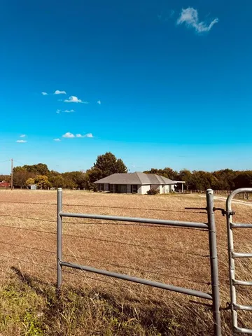 $2,500 | 497 County Road 4642, Trenton, TX 75490