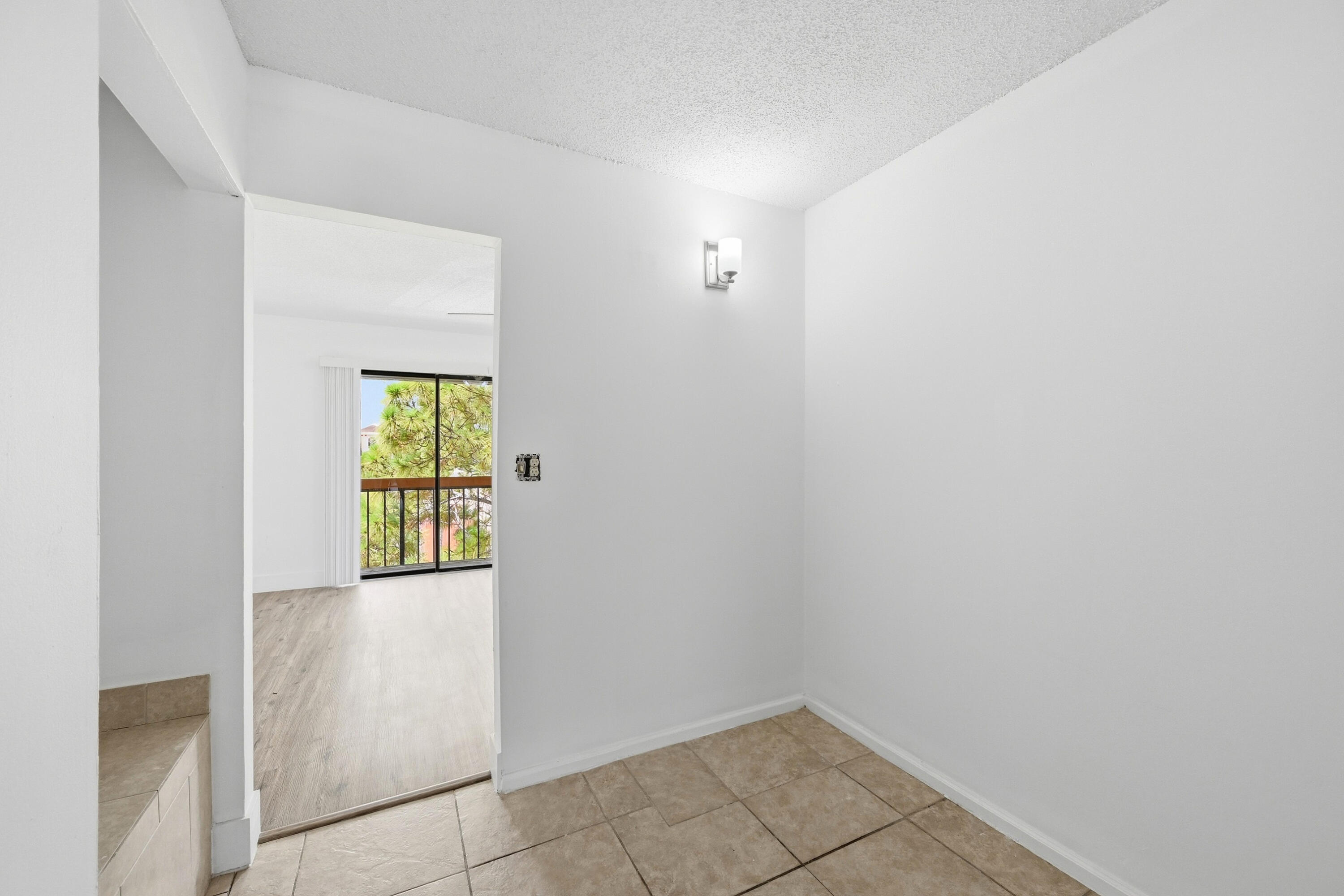 4012 Del Rio Way Sunrise, FL 33351 - Photo 16 of 64 17_stl_3394