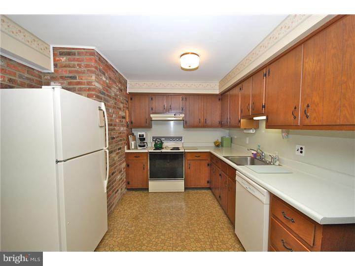 215 Pearl Croft Road Cherry Hill, NJ 08034 - Photo 12 of 25 Gallery Image 12