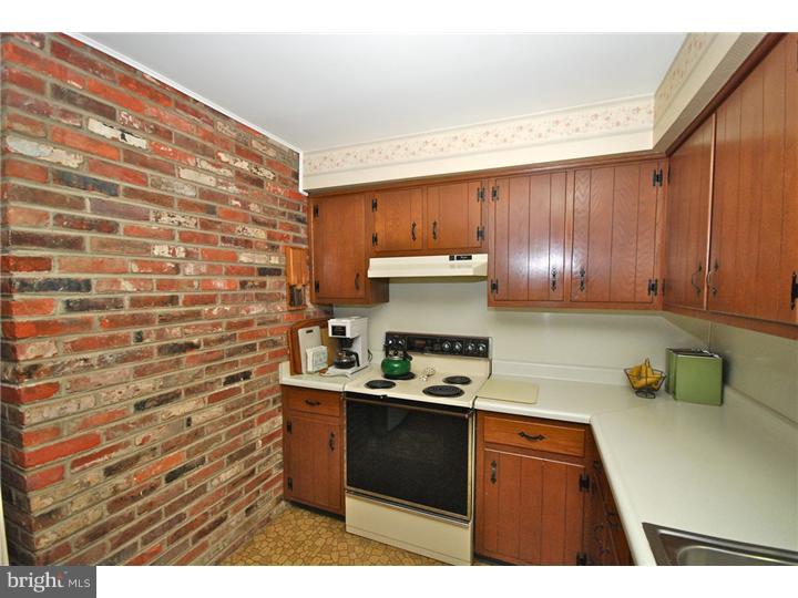 215 Pearl Croft Road Cherry Hill, NJ 08034 - Photo 13 of 25 Gallery Image 13