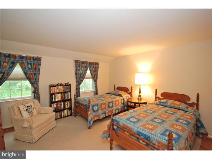 215 Pearl Croft Road Cherry Hill, NJ 08034 - Photo 16 of 25 Gallery Image 16