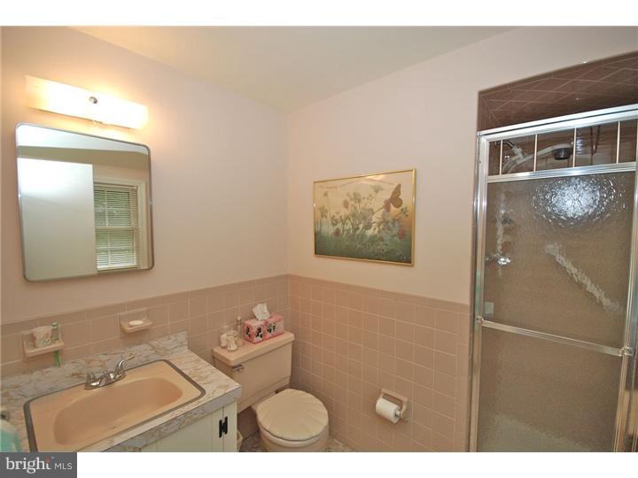215 Pearl Croft Road Cherry Hill, NJ 08034 - Photo 17 of 25 Gallery Image 17