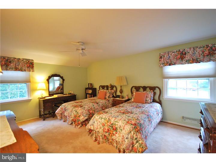 215 Pearl Croft Road Cherry Hill, NJ 08034 - Photo 18 of 25 Gallery Image 18
