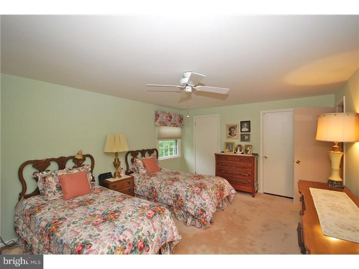 215 Pearl Croft Road Cherry Hill, NJ 08034 - Photo 19 of 25 Gallery Image 19