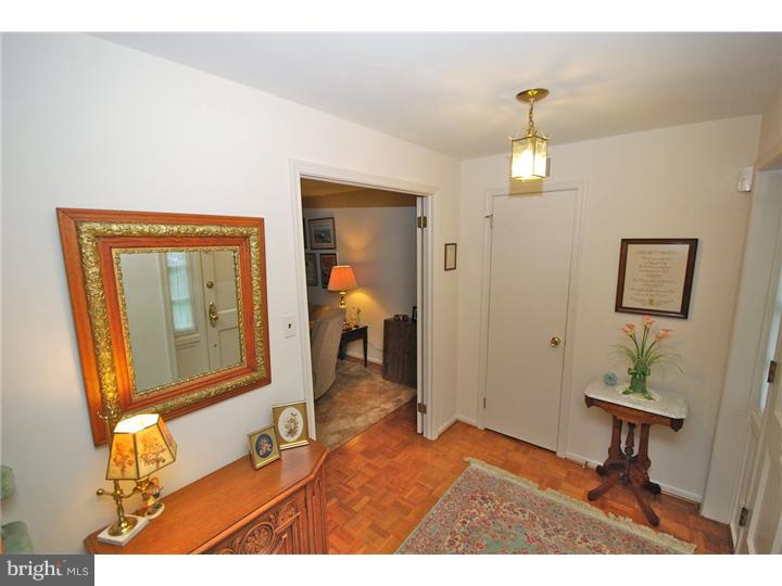 215 Pearl Croft Road Cherry Hill, NJ 08034 - Photo 3 of 25 Gallery Image 3