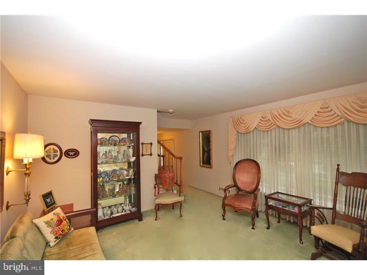 215 Pearl Croft Road Cherry Hill, NJ 08034 - Photo 5 of 25 Gallery Image 5