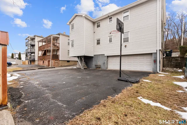 $2,200 | 21 North Spring Street, Unit 1, Ansonia, CT 06401