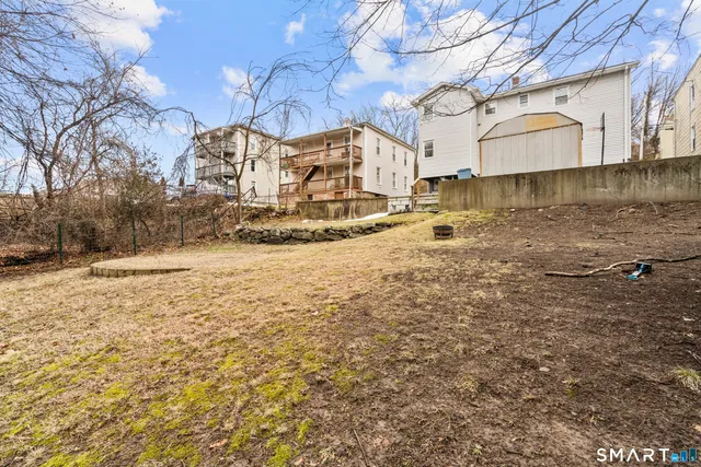 $2,200 | 21 North Spring Street, Unit 1, Ansonia, CT 06401