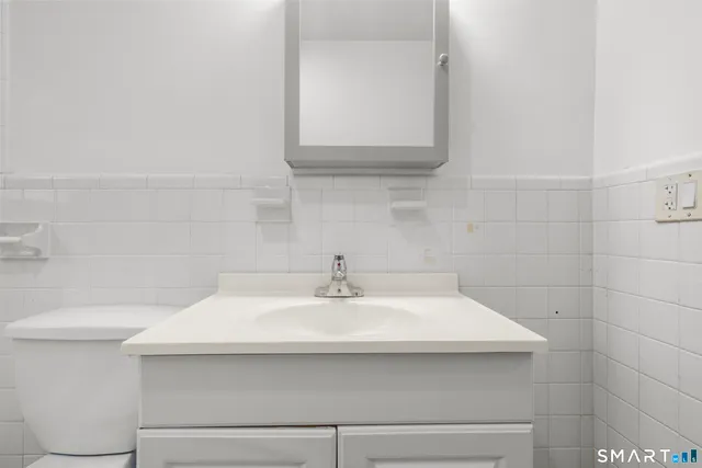 $2,200 | 21 North Spring Street, Unit 1, Ansonia, CT 06401